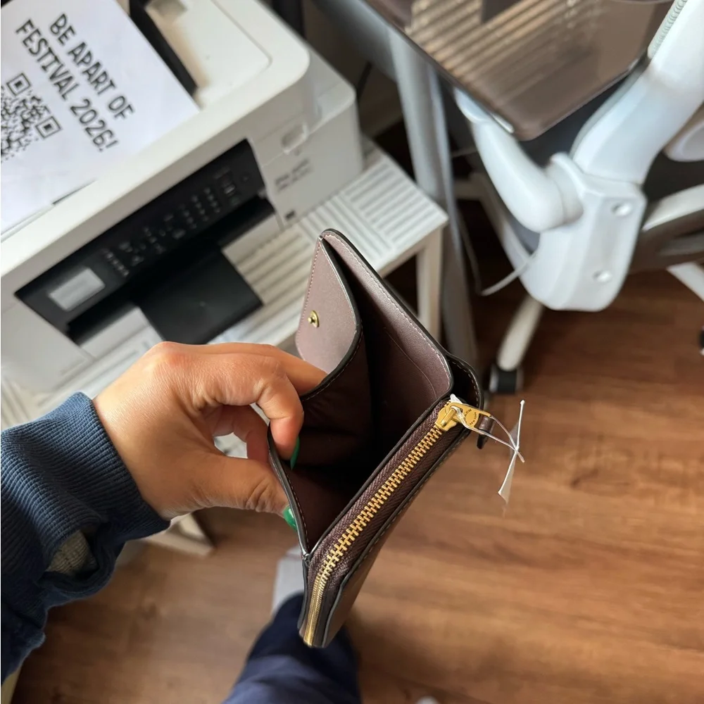 Coach Leather Zip Wallet Maple Brown Billfold NWT Compact Wristlet Style🤎 - Picture 4 of 5